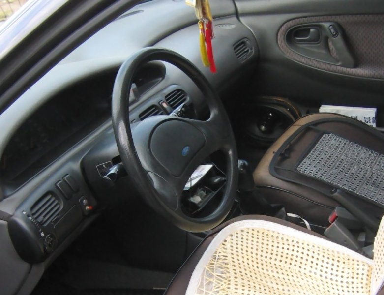 steering wheel.jpg