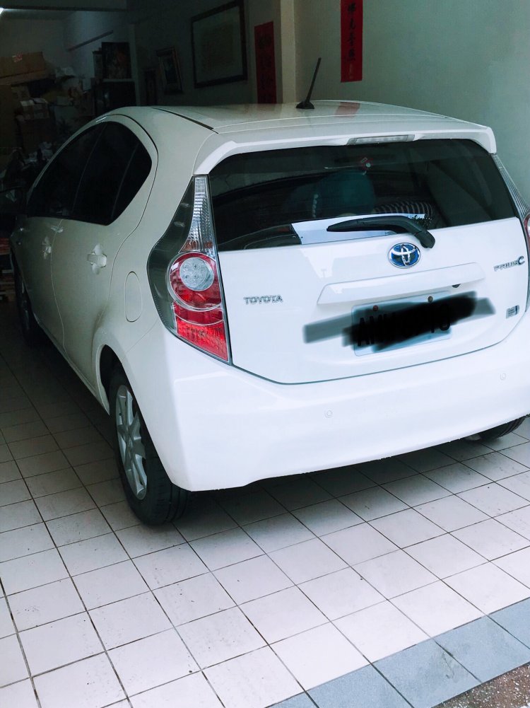 Prius c 2012